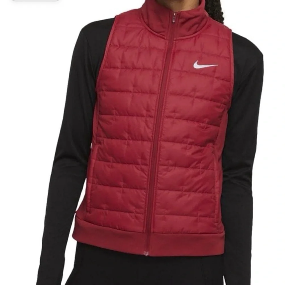 Nike Therma-FIT Synthetic Fill Running Vest Pomegranate Women’s Size Small